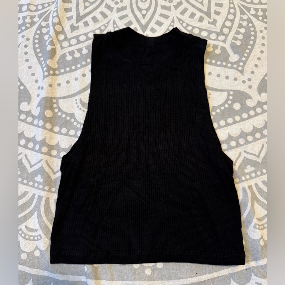 Basic high neck crop top